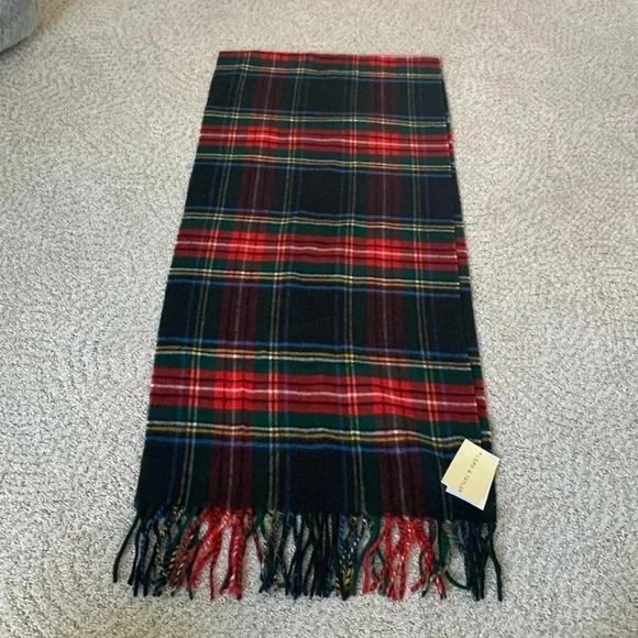 Lord and Taylor Black plaid scarf NWT - Picture 1 of 6